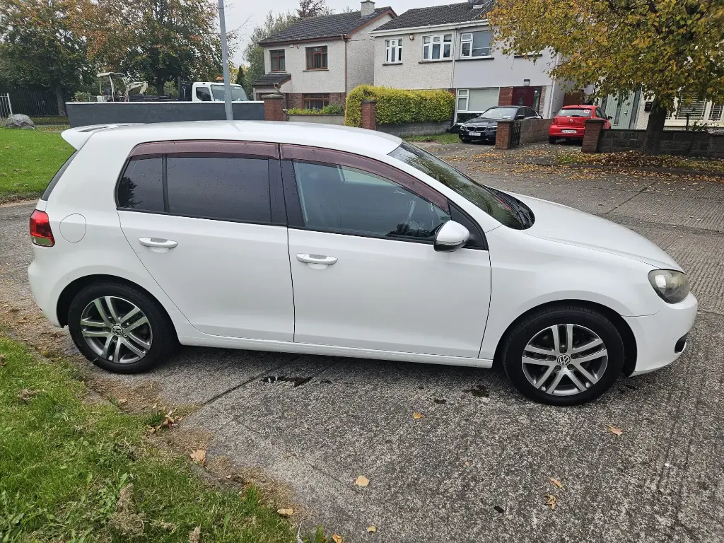 Volkswagen Golf 2011 automatic